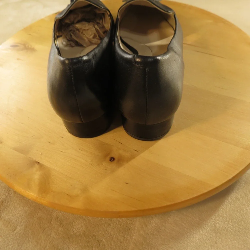 Cole Haan Grand Ambition Loafers Womens 8.5 Black Leather Bow Pointed Toe Flat